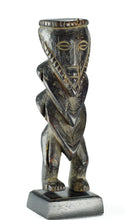 MC1348  Belle statuette zigzag Yanda Zande Azande figure Ubangi Congo Rdc