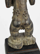 MC1043 Superbe statue cultuelle classique Luba figure Congo