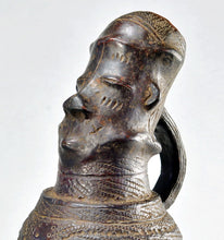 MC0362 Rare pichet en terre cuite anthropomorphe ZANDE Azande terracotta vessel