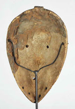 MC1110 Beau Mask Goma Bembe Butende Mask Congo DRC