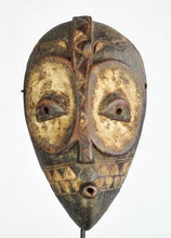 MC1110 Beau Mask Goma Bembe Butende Mask Congo DRC