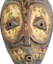 MC1110 Beau Masque Goma Bembe Butende Mask Congo Rdc