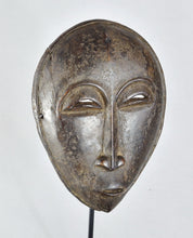 MC1967 Très beau masque anthropomorphe Hemba  Mask Congo Rdc