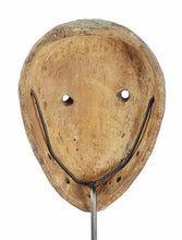 MC1076 Masque Idimu LEGA  visage typique en forme de coeur Congo