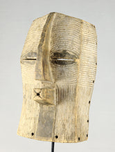 MC2131 Beau masque Kifwebe LUBA Baluba Mask Congo Rdc