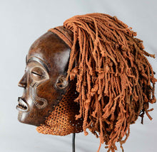 MC2094 Mwana Pwo Superbe masque féminin Tshokwe Fine Chokwe female Mask