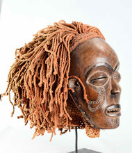 MC2094 Mwana Pwo Superbe masque féminin Tshokwe Fine Chokwe female Mask