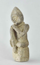 MC2022 Superbe statue Bakongo en pierre Ntadi stone  figure