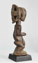 MC1040 Superbe statue masculine LUBA Baluba male ancestor figure
