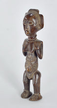 MC1702 Ravissante statue cultuelle féminine Luba Cute Female Figure Congo Rdc