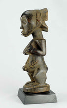 MC1276 Statue féminine Luba Female Figure Congo Rdc