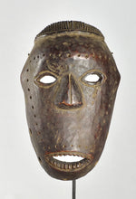 MC1365 Powerful mask Zande Azande Mask Ubangi Congo DRC 