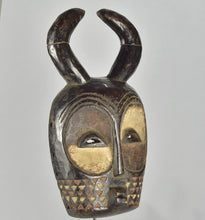 MC1744 Superb and rare initiation mask Bembe Congo Rdc mask