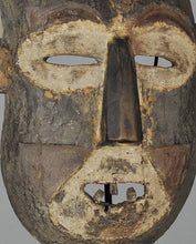 MC1213 Puissant masque guerrier Boa Pongdudu Congo warrior mask