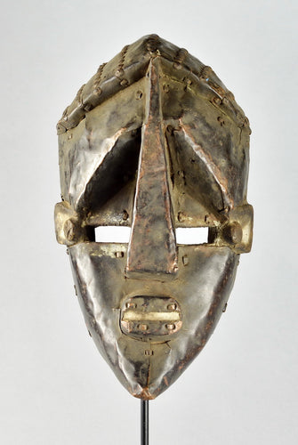 VENDU / SOLD ! MC1637 Beau masque LWALWA recouvert de cuivre Lwalu Mask Congo RDC