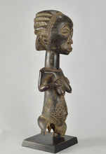 MC1619 Grande statue féminine Luba Large Female Figure Congo Rdc